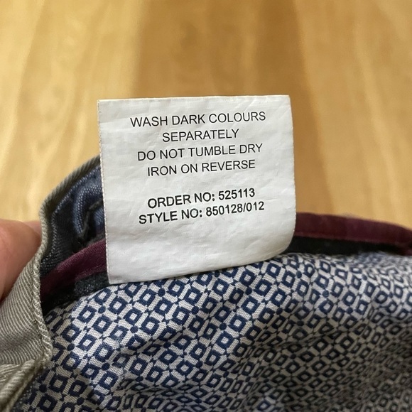 GURTEEN LIZARD SHORTS - 32 - Picture 3 of 11